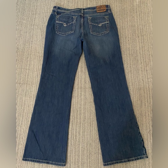 Cowgirl Up Don’t Fence Me In Jeans w/embroidered back pockets Size 12/32 - Picture 3 of 7